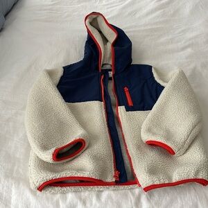 Gap Serpa jacket with hood. Sweat shirt inside. Size 8 boys. Exlt. condition.